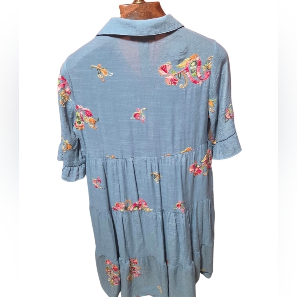 Fig & Flower Blue Tiered Embroidered Floral Womens Midi Dress Size Medium - Picture 2 of 7